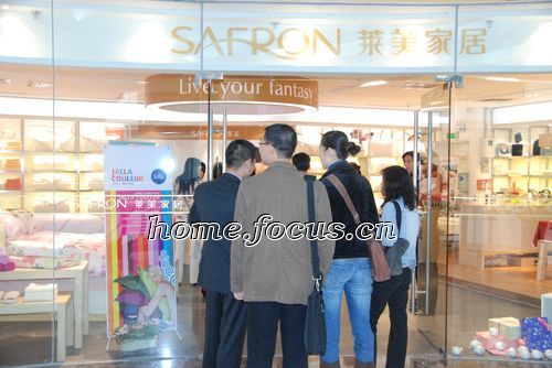 ղ��£��ݳ�Ʒ���I�ߵ��ݳޑB(t��i)��