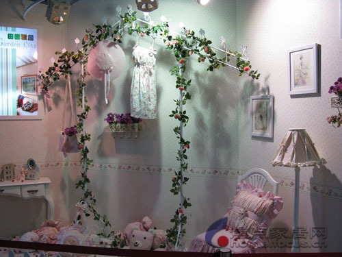 �r(sh��)�С�Ʒ���c��(chu��ng)�£����ڇ�(gu��)�H�Ҽ�չ���(qi��ng)��