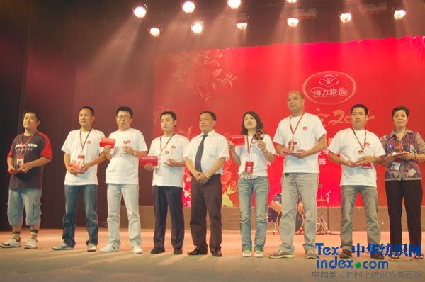 �Ϸ�����ت���(j��ng)�N�̃�(y��u)�㌧ُ�T