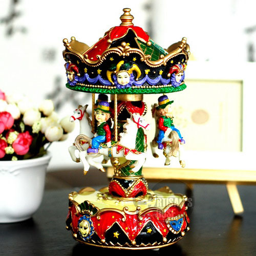 �W�����۵ĉ�(m��ng)�����D(zhu��n)ľ�R����(l��)��