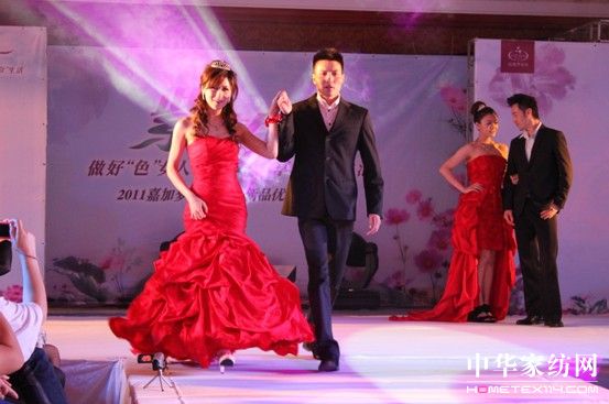 ���á�ɫ��Ů�������ܡ��ʡ�����