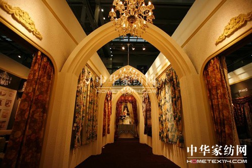 ���ڇ��H�Ҽ���ˇ�߼Ҿ��Ʒչ�[��(hu��)