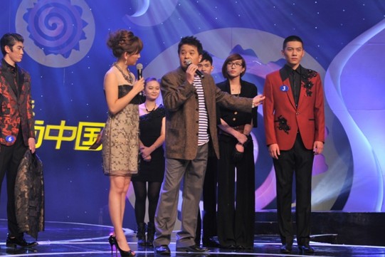 ���R��CCTV���r���Ї���26��18:30����