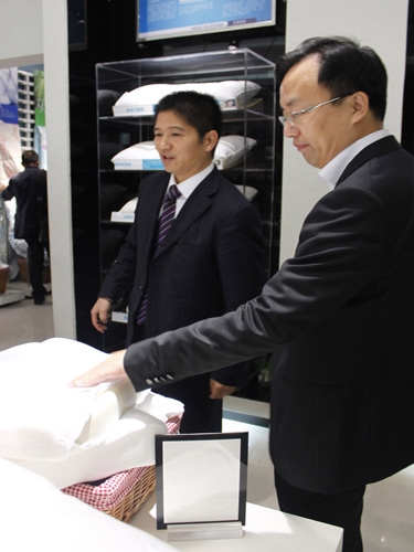 �Pʢ���{(l��n)�{(di��o)paisley��׌��(m��ng)���v�w