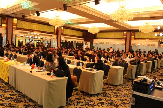 �Ӊ�(m��ng)�R2012������Ʒ�l(f��)����(hu��)¡���_Ļ