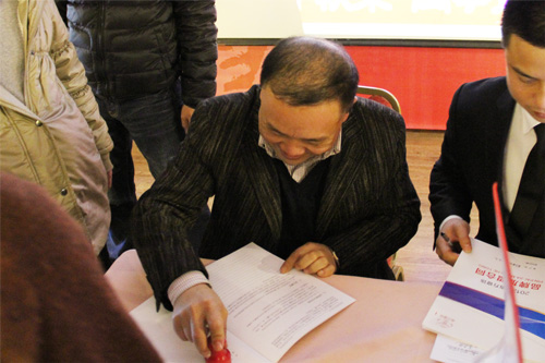 �Ϸ�����´��F(tu��n)�ݕ�(hu��)�A�M��Ļ