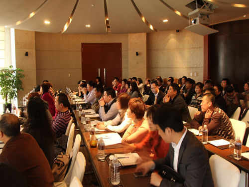 �����ZUCCHI12���ﶬ��Ʒ�b�p��(hu��)�ڜ����_