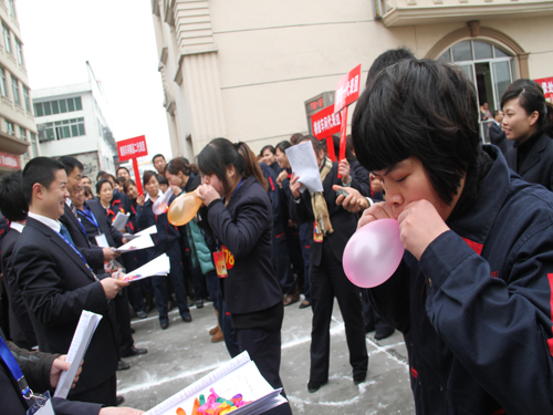 ʢ��F(tu��n)�e�kȤζ�\(y��n)��(d��ng)��(hu��)�c�������˹�(ji��)��