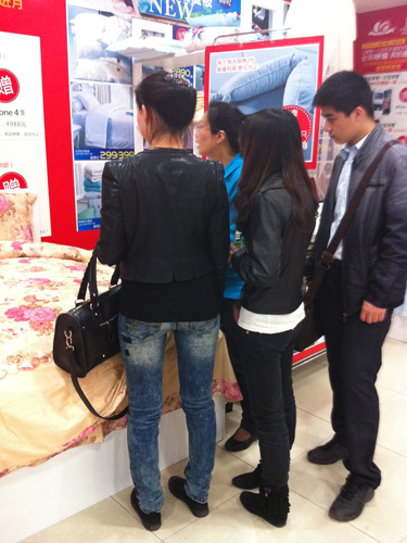 �Pʢ��Ʒ��Ńr(ji��)�M�~����iphone4S��