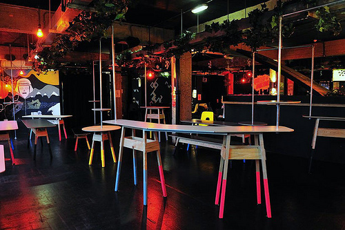 ���m�ӵ���������(d��ng)�Ą�(chu��ng)��ɫ��