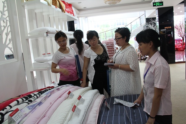 ���m2012�ﶬ��Ʒӆ؛��(hu��)�����Ļ���Ʒ���c(di��n)�Ƽ�