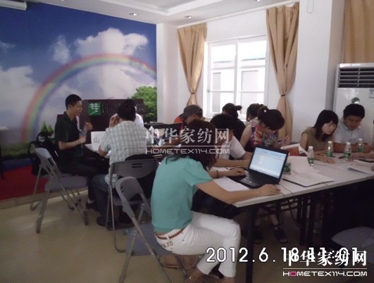 �h(yu��n)��(m��ng)�Ҿ�2012�ﶬ�a(ch��n)Ʒ��(hu��)�A�M(m��n)��Ļ