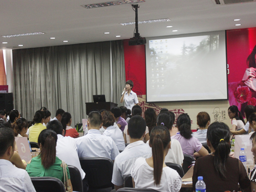 �Pʢ�Ҽ�2012�ﶬ��Ʒ��Ӗ(x��n)��(hu��)�A�M(m��n)�ɹ�