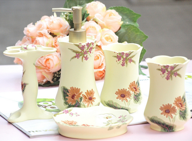 �Ҿ���Ʒ15�����֬�l(w��i)ԡ�׼�