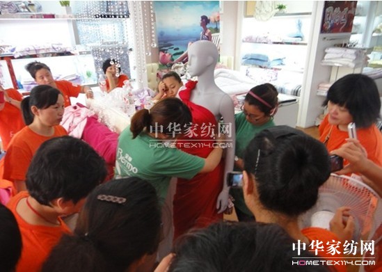 ���z�Ҽ��|���ÈF��Ӣ��Ӗ(x��n)���A�M��Ļ