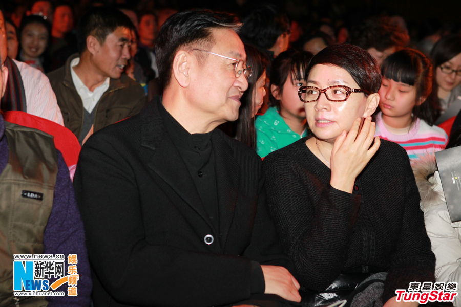 ��演y��Ů����(ch��ng)�ɷ��A��(g��)��