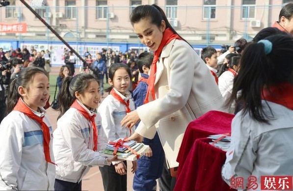 李冰冰否認"借精"傳聞