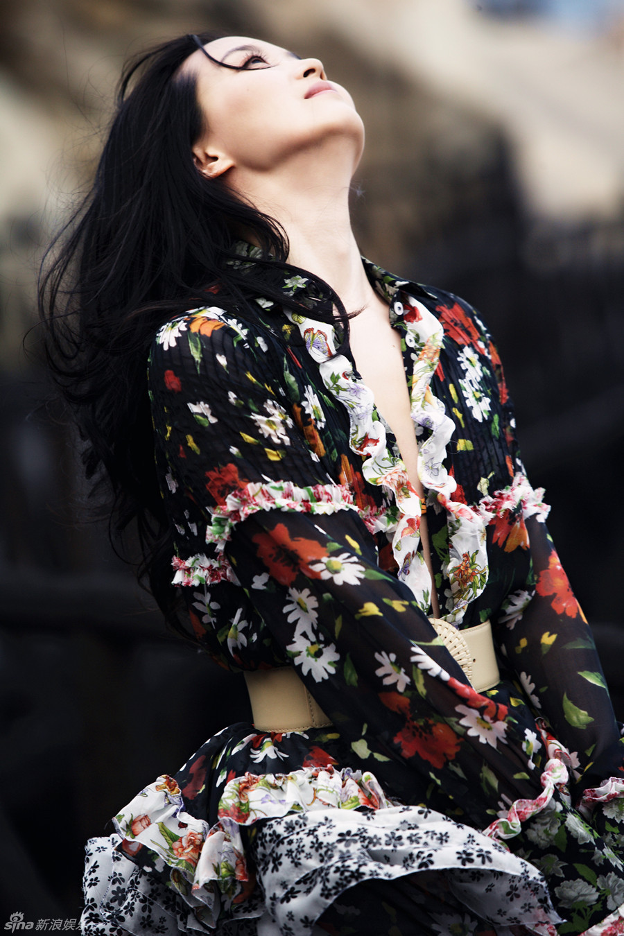 王艷清新寫真盡顯優(yōu)雅