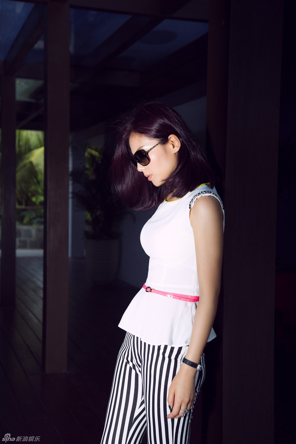 劉濤街拍御姐造型享受悠閑時光