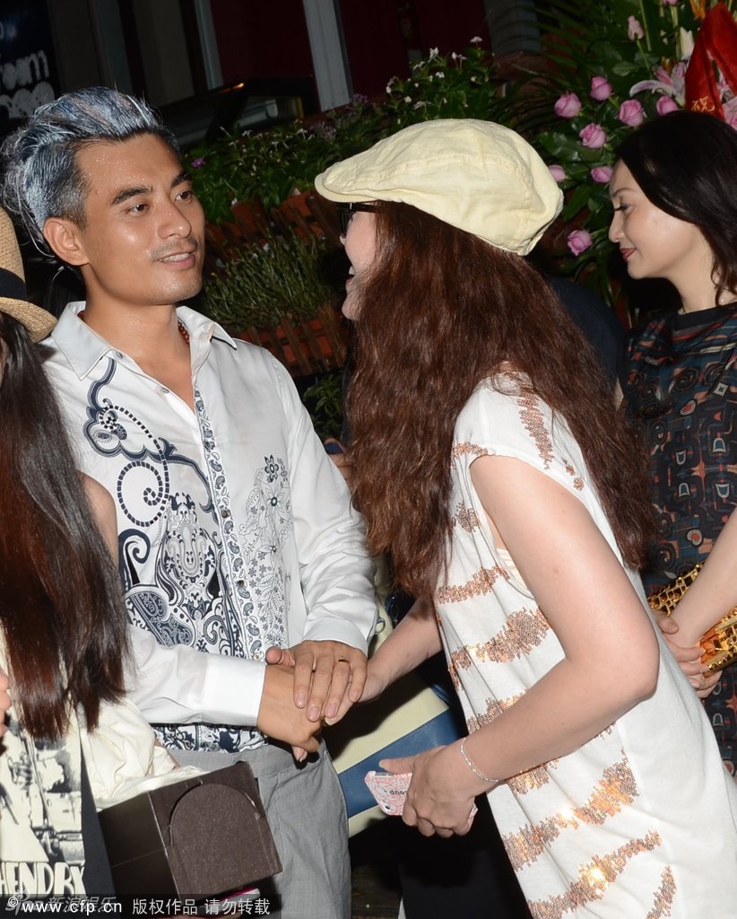 �ܺ��İ�������(ch��ng)���������Ů׃���