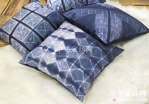 2015���Ĵ�Ʒ����:�Ї��L�͵��{ɫ