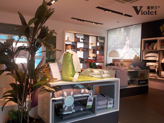 ���_�m2015������Ʒӆ؛��(hu��)���e��һ������C(j��)ɭ��