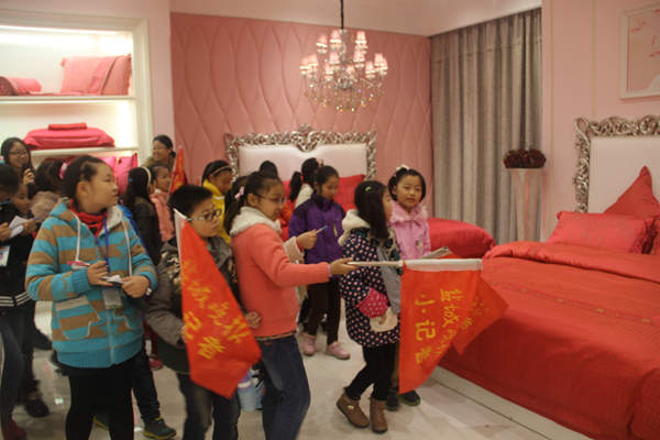 �������(b��o)Сӛ�����M(j��n)���_(d��)�Ҽ�