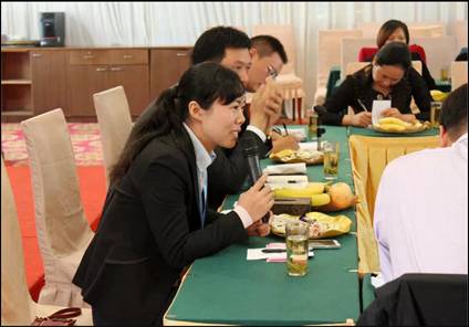 ���ˍu�Ҽ�2015������Ʒ�b�p���߽�(j��ng)�N����Մ���A�M�Y(ji��)����