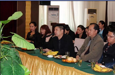 ���ˍu�Ҽ�2015������Ʒ�b�p��(hu��)�߽�(j��ng)�N(xi��o)����Մ��(hu��)�A�M�Y(ji��)����