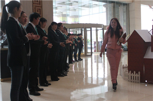 ʥ���R2015�괺����ƷƷ�b��(hu��)ʢ���_��