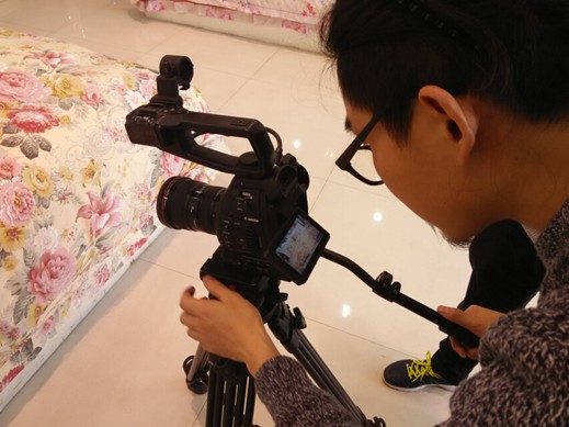 �Ϻ������С���Ŀ�M���M(j��n)Խ���Ҽ�