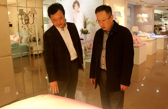 �Ї��Ҽ��ИI(y��)�f(xi��)��(hu��)��(hu��)�L�����Aһ���W�R�ûʼ��F(tu��n)ҕ���{(di��o)��