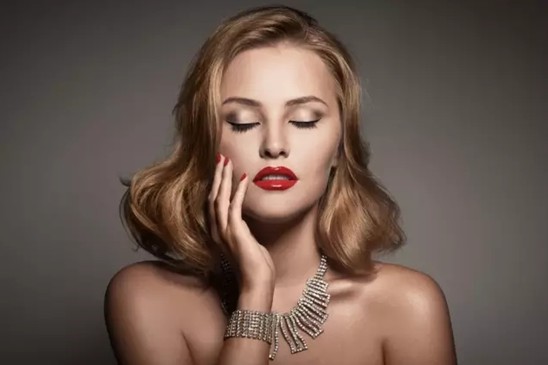 Ů�����@�ӟ��ɵ����z���D��zS+��Ů�������