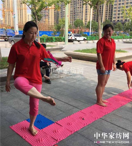 ������ؾ�Ӣ�R������ϵ�＾�l(f��)չ��