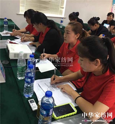 ������ؾ�Ӣ�R������ϵ�＾�l(f��)չ��