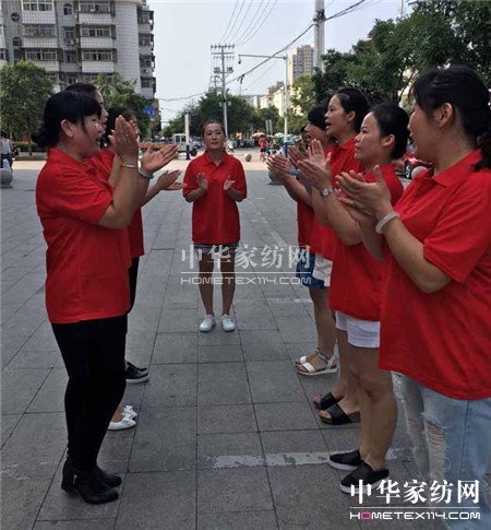 ������ؾ�Ӣ�R������ϵ�＾�l(f��)չ��