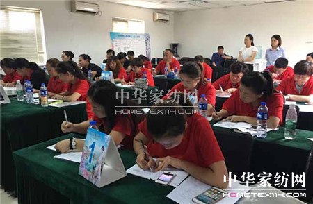 ������ؾ�Ӣ�R������ϵ�＾�l(f��)չ��