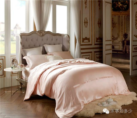 ����Ҽ���һ��ɫ���������ζ���ħ�ԣ�