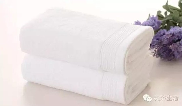 ��ԡ����Ƶ�Ĵ�����ë����ԡ���ʲô���ǰ�ɫ�ģ�