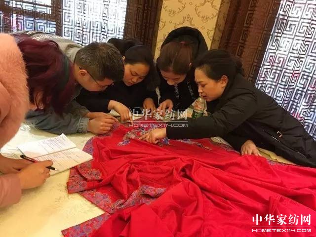 �Pʢ�Ҽ�����������Ӣ�R����ɽ�������@�����£�