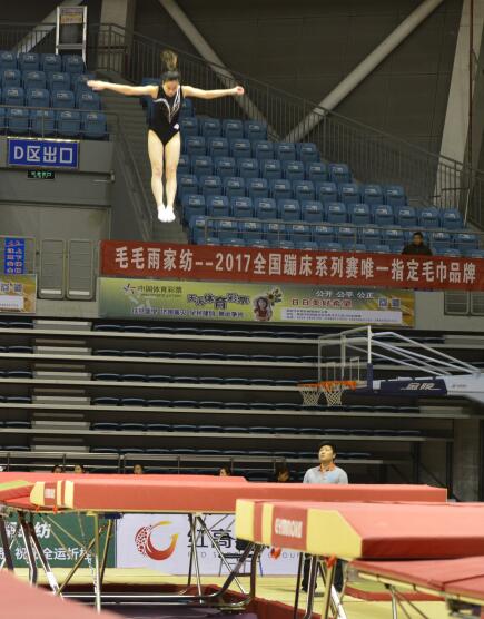 ëë��Ҽ�����ȫ���Ĵ�ϵ��ِ���\(y��n)��ë���Ů���