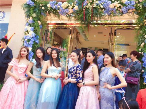 �Ԛ�����Ĳ��Ȼ�����@ôһ�ҳ���Pʢ�Ҽ��w��!