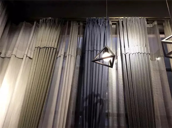 �����Ҳ�����20�d�L(f��ng)��ͬ�У����٬F(xi��n)���L(f��ng)