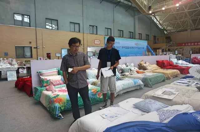 �Ҹ�������ζϯ����ͨ������������300���Ҽ��a(ch��n)Ʒ��Ů��ʣ�