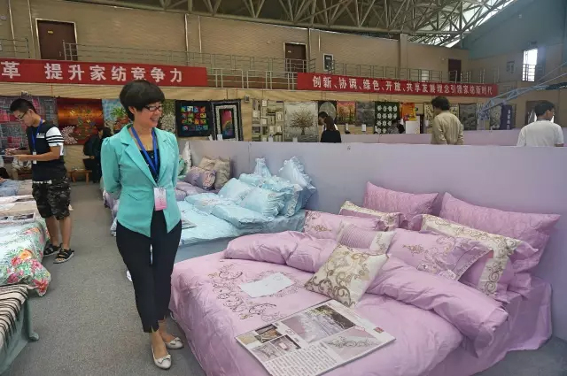 �Ҹ�������ζϯ����ͨ������������300���Ҽ��a(ch��n)Ʒ��Ů�����