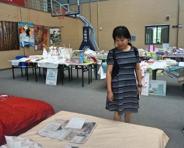 �Ҹ�������ζϯ����ͨ������������300���Ҽ��a(ch��n)Ʒ��Ů�����