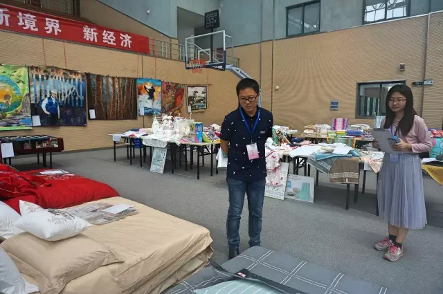 �Ҹ�������ζϯ����ͨ������������300���Ҽ��a(ch��n)Ʒ��Ů�����