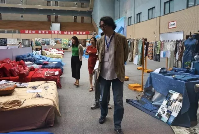 �Ҹ�������ζϯ����ͨ������������300���Ҽ��a(ch��n)Ʒ��Ů�����