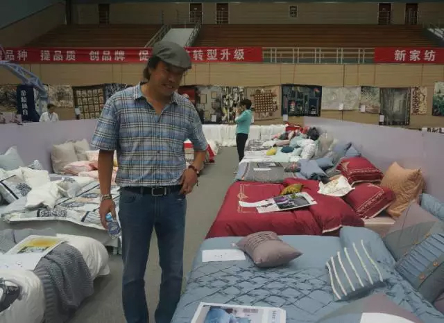 �Ҹ�������ζϯ����ͨ������������300���Ҽ��a(ch��n)Ʒ��Ů�����