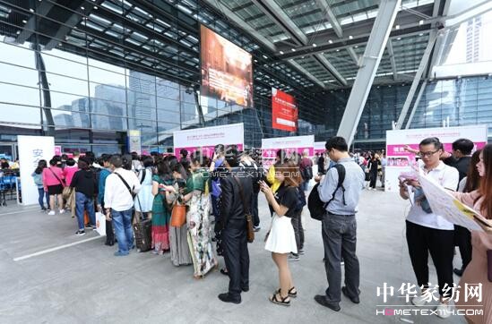 2017�＾���ڶYƷչ�A�M��Ļ�x�����m(x��)�~�������